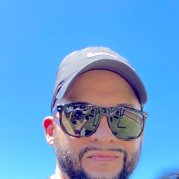 Meet your Posher, Moises - Picture 1 of 1